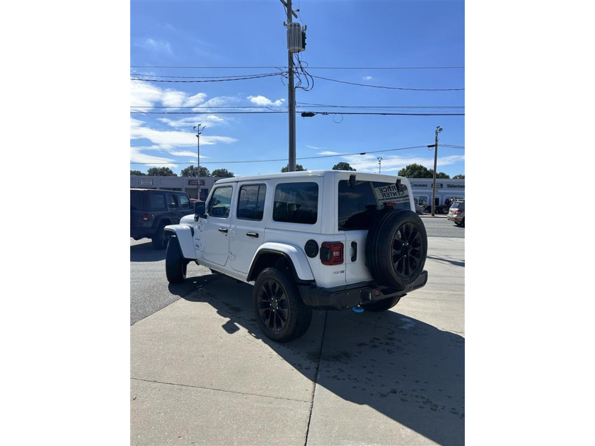 Certified 2024 Jeep Wrangler Unlimited Sahara AWD/4WD image 4