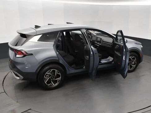 Used 2025 Kia Sportage LX FWD image 6