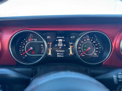 Used 2019 Jeep Wrangler Unlimited Rubicon w/ Cold Weather Group AWD/4WD image 39