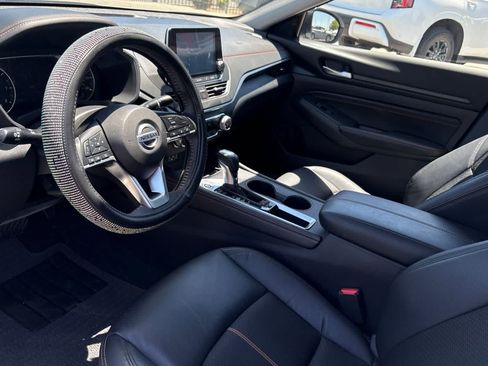 Used 2022 Nissan Altima 2.5 SR FWD image 14