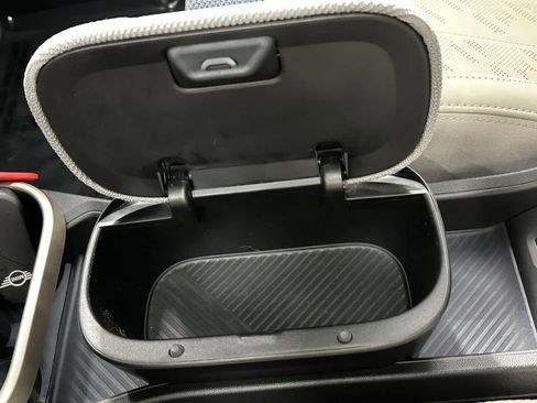 Certified 2025 MINI Cooper 2-Door Hardtop image 21