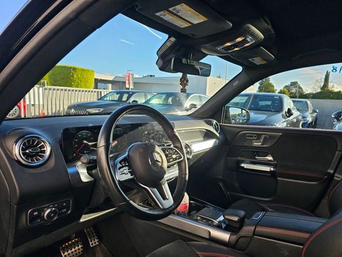 Used 2023 Mercedes-Benz GLB 250 4MATIC image 5