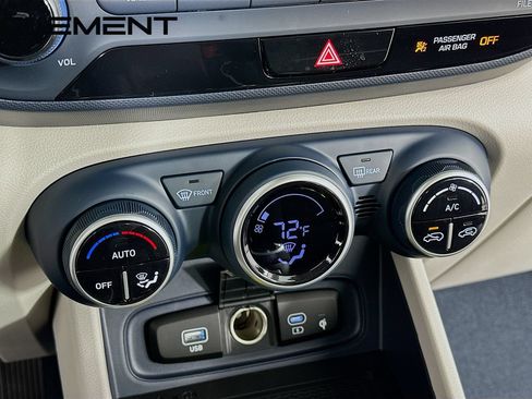 Certified 2026 Hyundai Venue SEL FWD image 22