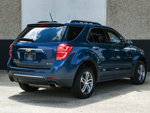 Used 2017 Chevrolet Equinox Premier w/ Enhanced Convenience Package AWD/4WD image 9