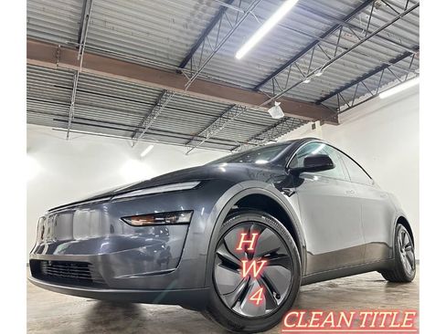 Used 2026 Tesla Model Y Long Range RWD image 1
