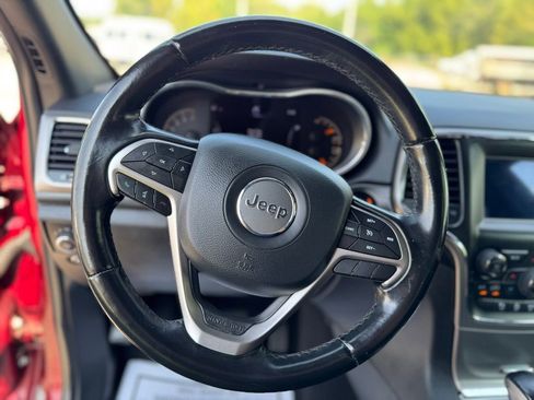 Used 2020 Jeep Grand Cherokee Laredo image 17