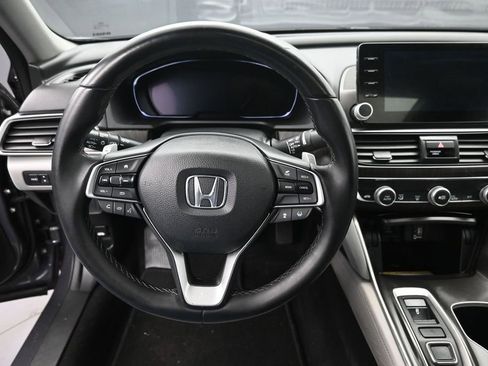 Used 2018 Honda Accord Touring image 24