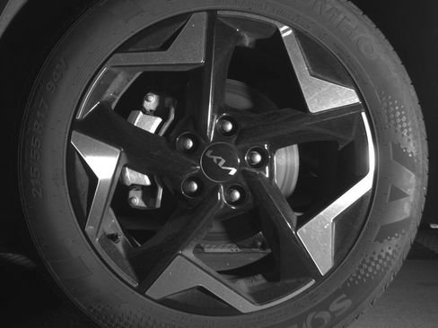 Used 2025 Nissan Rogue SV image 9