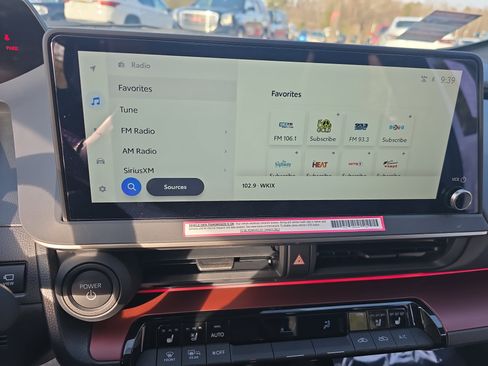 Used 2024 Toyota Prius Prime Premium image 23