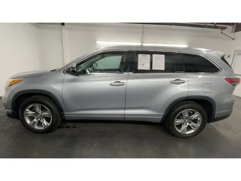 Used 2014 Toyota Highlander Limited Platinum image 5