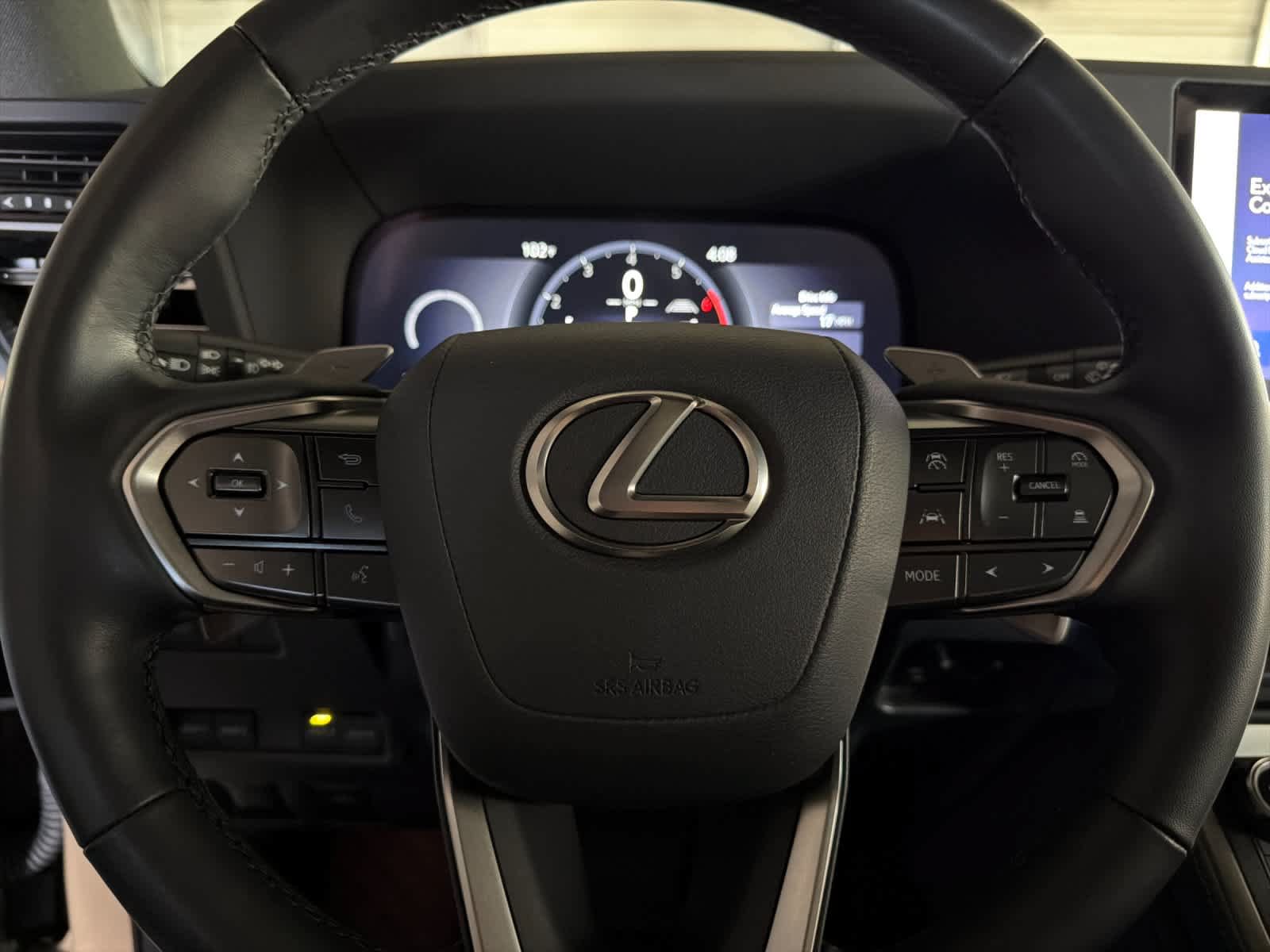 Used 2025 Lexus GX 550 w/ Accessory Package (32) AWD/4WD image 25