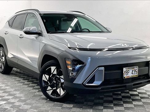 Used 2025 Hyundai Kona SEL FWD image 11