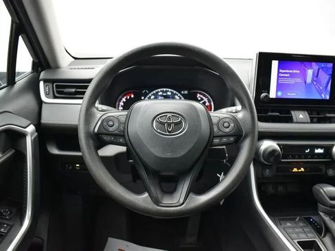 Used 2025 Toyota RAV4 LE image 20