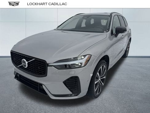 Used 2025 Volvo XC60 B5 Plus image 6
