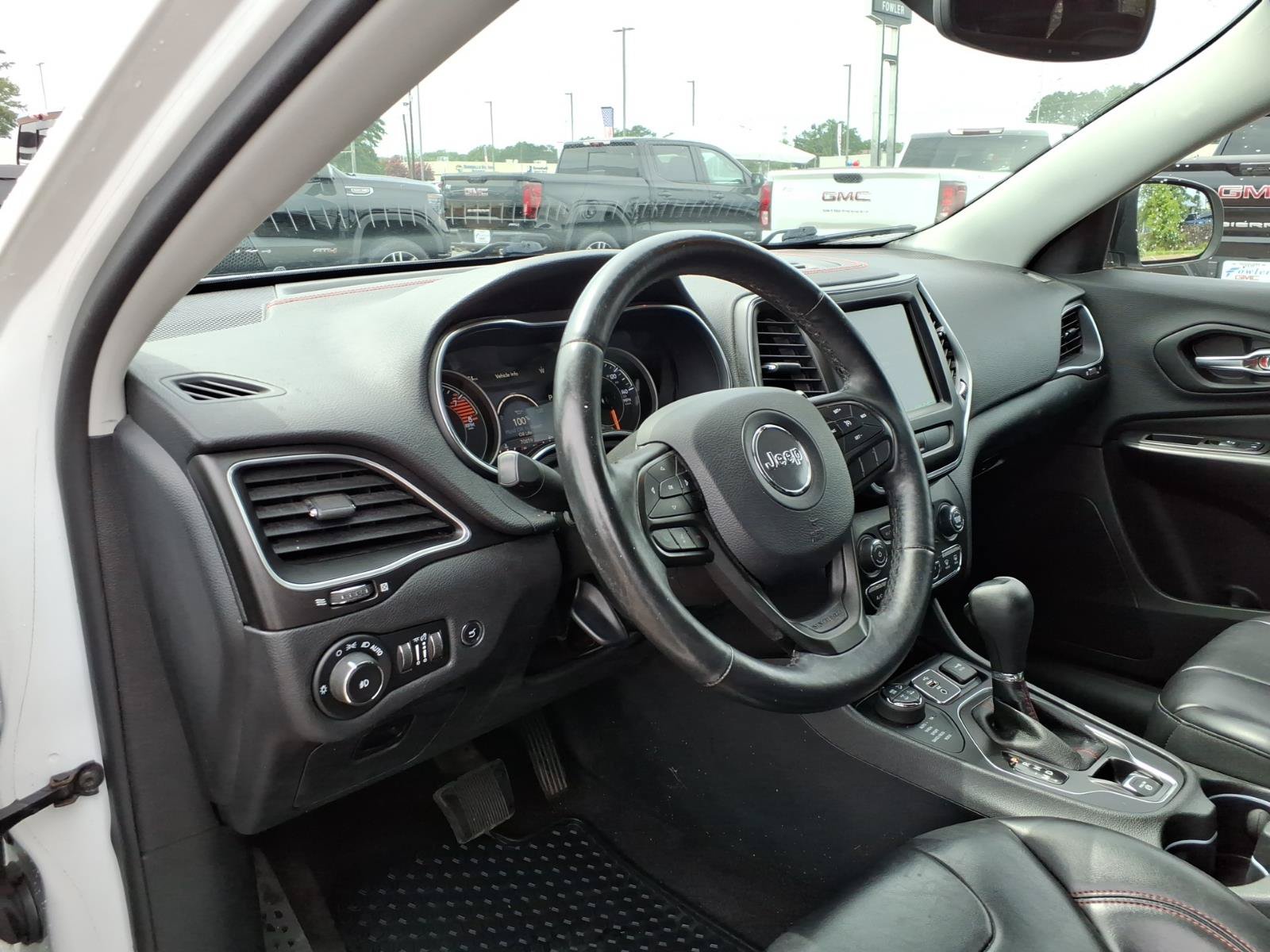 Used 2019 Jeep Cherokee Trailhawk w/ Comfort/Convenience Group AWD/4WD image 7