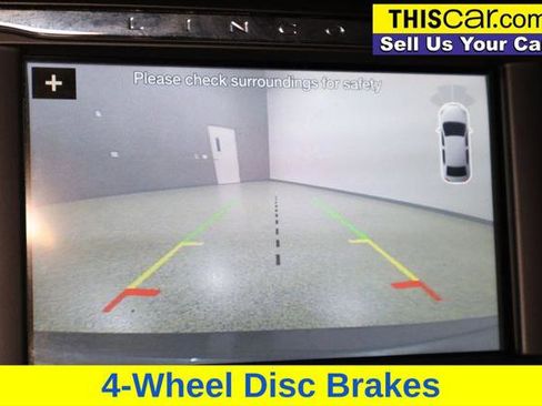 Used 2017 Lincoln Continental Select image 17