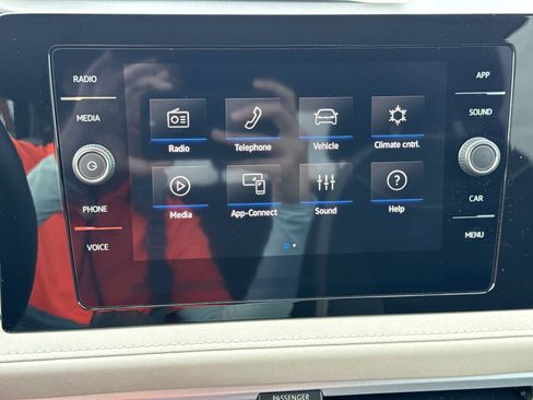 Used 2026 Volkswagen Taos SE FWD image 19