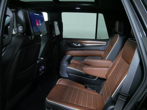 Used 2024 GMC Yukon Denali Ultimate AWD/4WD image 18