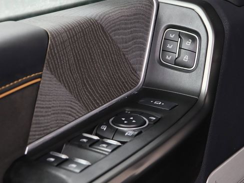 Used 2024 Ford F250 Platinum image 24