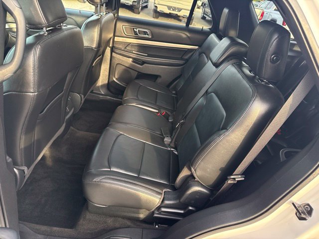 Used 2018 Ford Explorer XLT w/ Equipment Group 202A AWD/4WD image 22