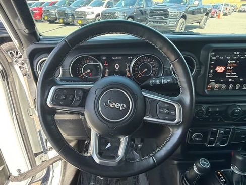 Used 2022 Jeep Wrangler Unlimited Sahara w/ LED Lighting Group AWD/4WD image 21