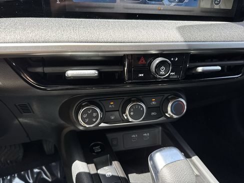 Used 2025 Nissan Kicks SV FWD image 49