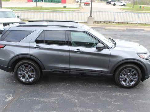 New 2026 Ford Explorer Active w/ Active Comfort Package AWD/4WD image 7