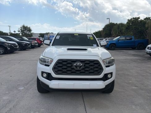 Used 2020 Toyota Tacoma TRD Sport w/ Technology Package image 8