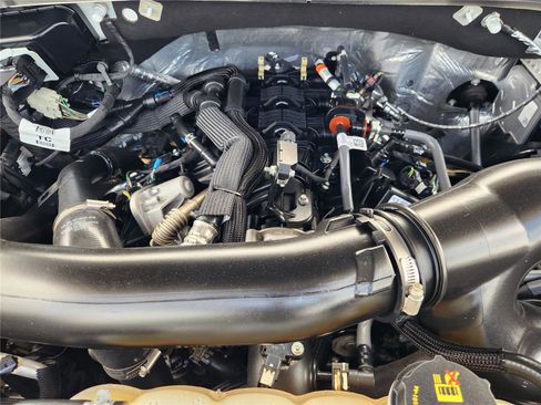 Certified 2025 Ford Expedition Platinum w/ Driver's Package AWD/4WD image 37