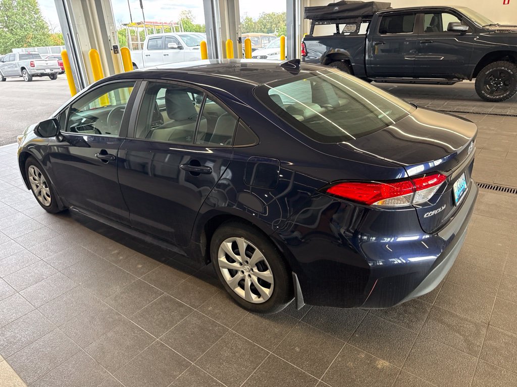 Used 2023 Toyota Corolla LE w/ Carpet Mat Package (TMS) FWD image 4