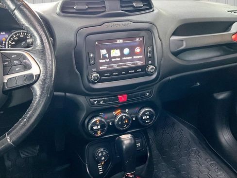 Used 2016 Jeep Renegade Trailhawk AWD/4WD image 9