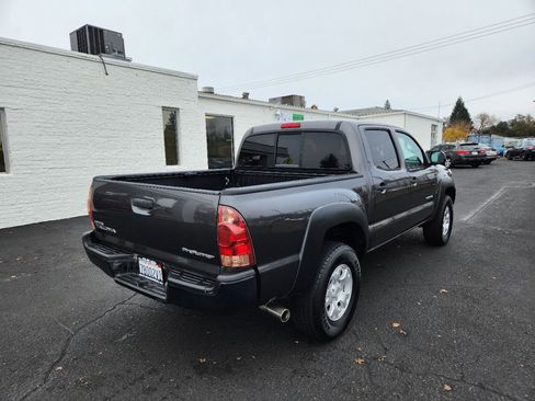 Used 2015 Toyota Tacoma PreRunner image 4