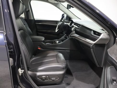 Certified 2023 Jeep Grand Cherokee Limited w/ Luxury Tech Group II AWD/4WD image 25
