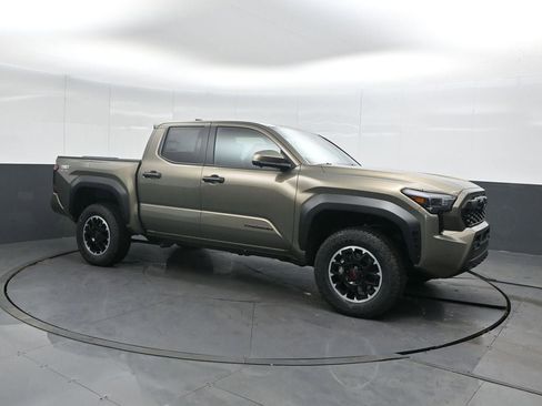 New 2026 Toyota Tacoma TRD Off-Road w/ TRD Off Road Premium Package image 4