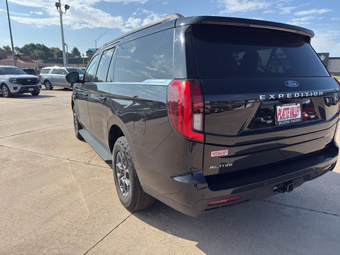 Used 2025 Ford Expedition Max Active AWD/4WD image 7