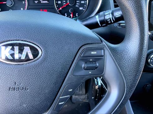 Used 2017 Kia Forte LX FWD image 25