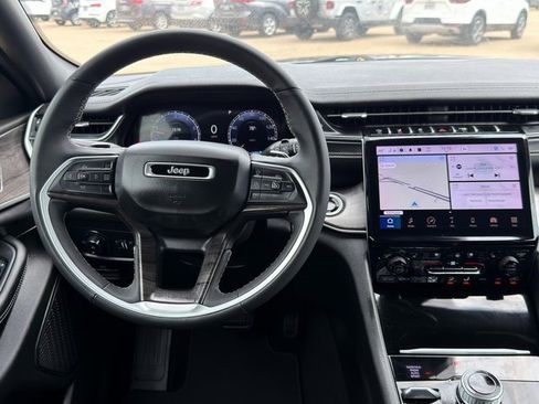 Used 2024 Jeep Grand Cherokee L Limited w/ Luxury Tech Group II image 28