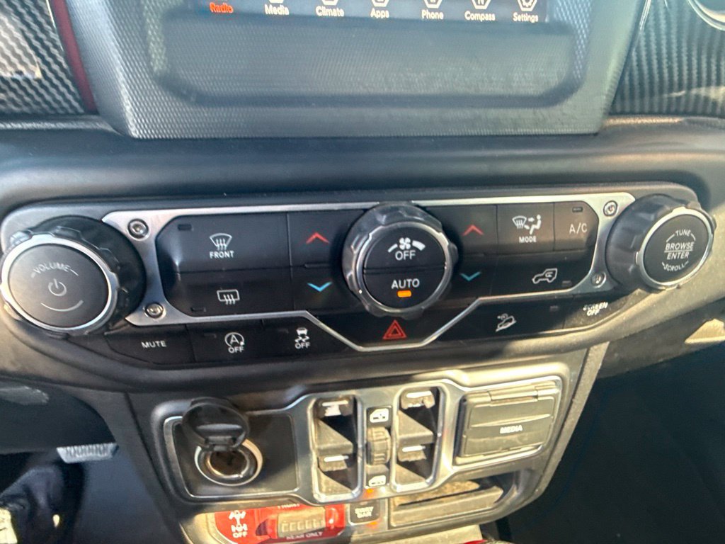 Used 2018 Jeep Wrangler Unlimited Rubicon AWD/4WD image 17