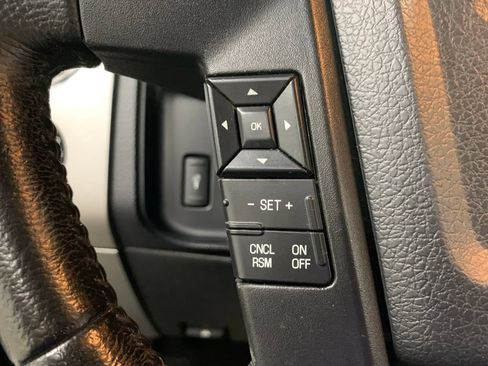 Used 2017 Ford Expedition XLT AWD/4WD image 19