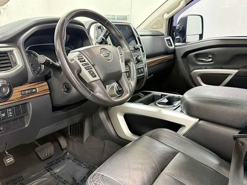 Used 2020 Nissan Titan SL w/ Moonroof Package AWD/4WD image 12