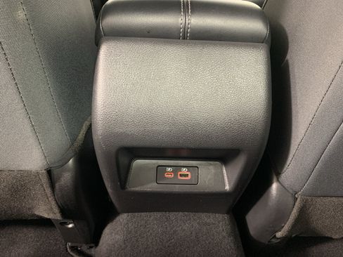 Used 2025 Nissan Altima 2.5 SV FWD image 32