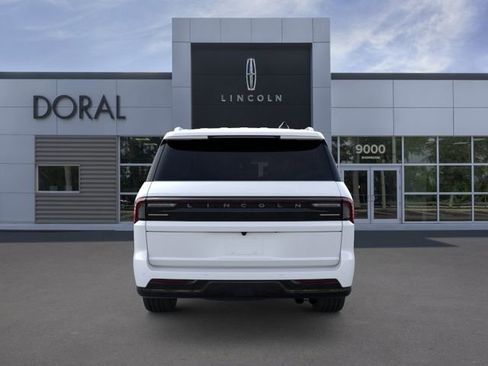 New 2026 Lincoln Navigator L Reserve AWD/4WD image 5