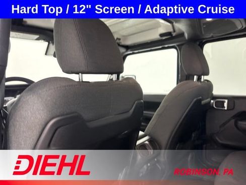 Used 2025 Jeep Wrangler Unlimited Rubicon AWD/4WD image 16