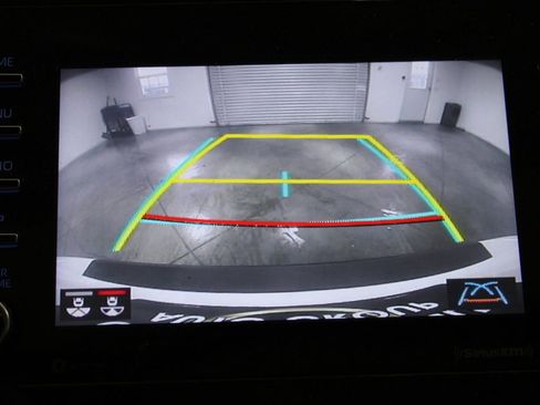 Used 2021 Toyota Camry SE image 34