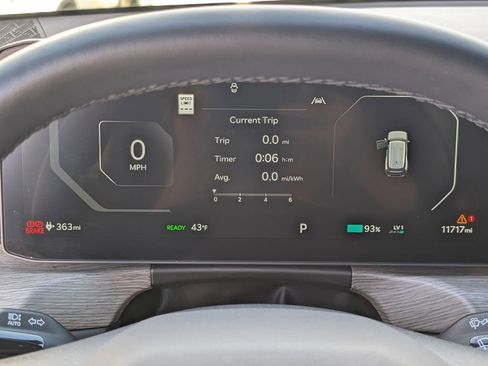 Certified 2024 Kia EV9 Land image 25