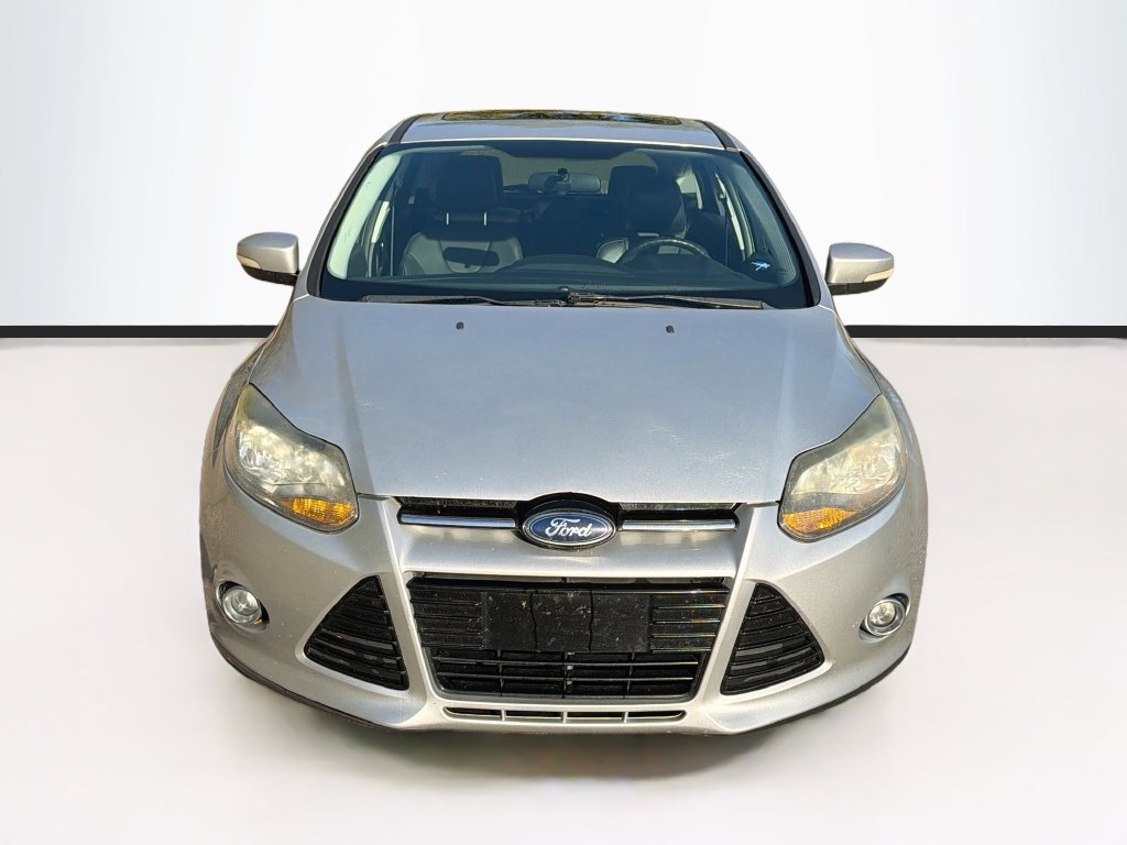 Used 2014 Ford Focus Titanium w/ Luxury Package FWD image 2
