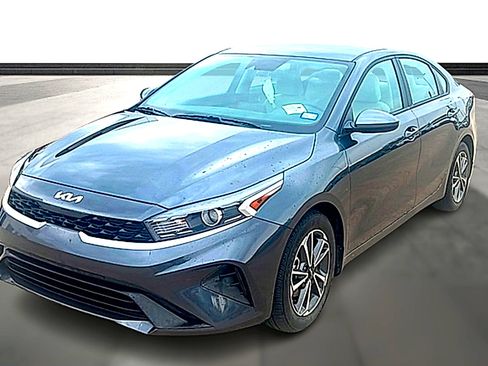 Used 2023 Kia Forte LXS FWD image 2
