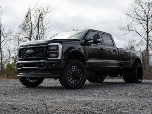 Used 2026 Ford F450 Lariat AWD/4WD image 2