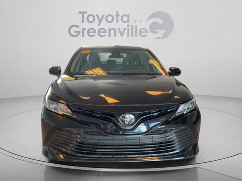 Used 2019 Toyota Camry LE FWD image 9