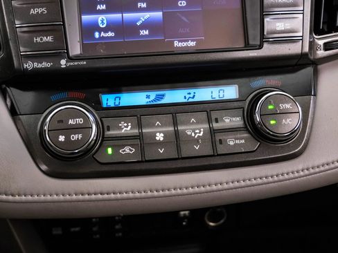 Used 2015 Toyota RAV4 Limited FWD image 25